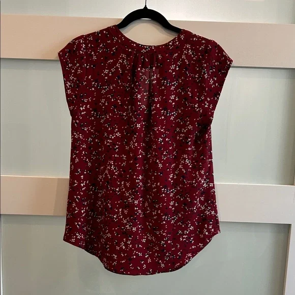 41 Hawthorn Maroon Floral Blouse - Picture 6 of 7